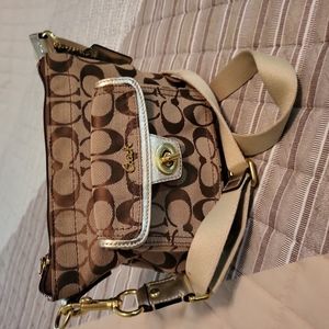 Coach mini Crossbody (Authentic)